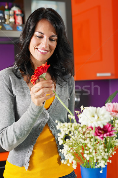 Foto stock: Mulher · flores · pote · adulto · azul · vertical