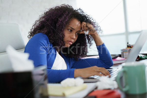 Afroamerikai nő dolgozik otthon hideg beteg afroamerikai Stock fotó © diego_cervo