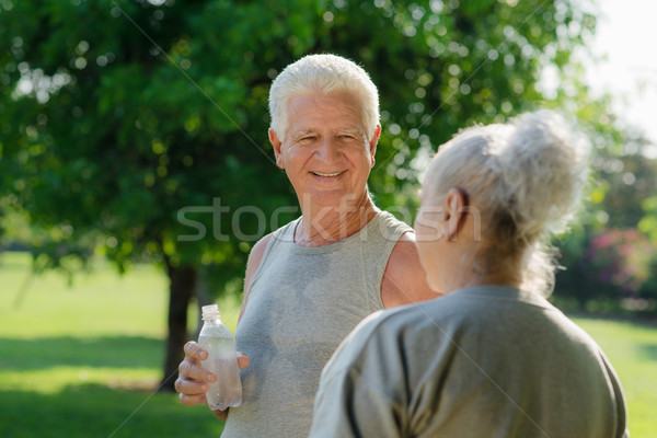 Foto d'archivio: Anziani · acqua · potabile · fitness · parco · senior · persone