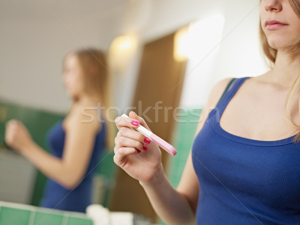 Fiatal nő terhességi teszt készlet fiatal kaukázusi nő Stock fotó © diego_cervo