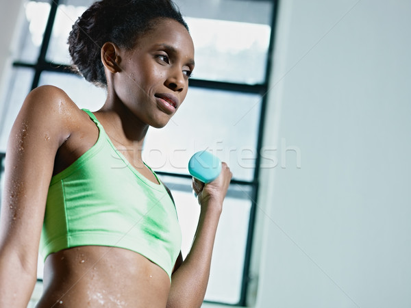 Stock foto: African · Frau · wenig · Gewichte · Fitnessstudio