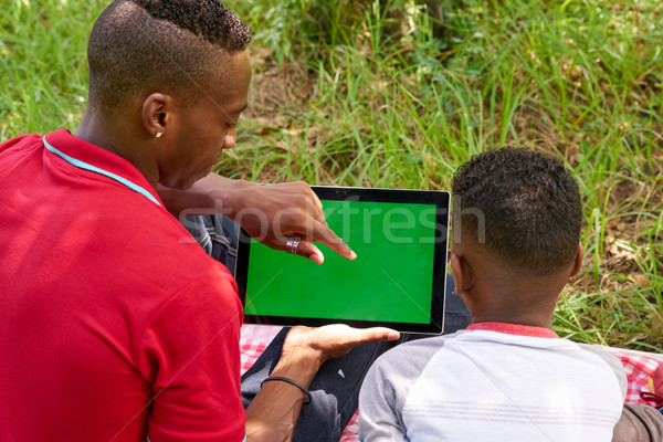 Personas Internet ipad tableta verde Foto stock © diego_cervo