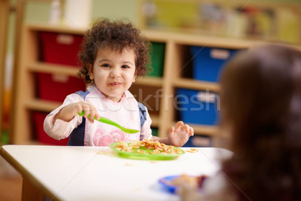 Foto d'archivio: Bambini · mangiare · pranzo · scuola · dell'infanzia · ispanico