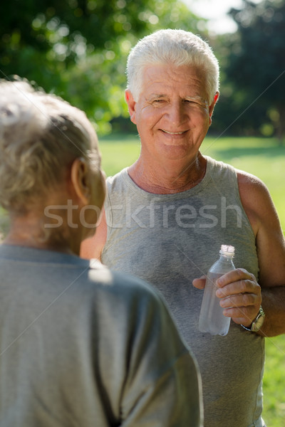 Stok fotoğraf: Yaşlılar · içme · suyu · uygunluk · park · kıdemli · insanlar