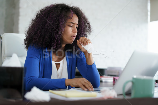 非裔美國人 女子 工作的 家 咳嗽 生病 商業照片 © diego_cervo