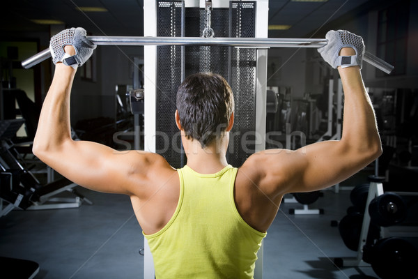 Sănătate club om sală de gimnastică greutate de ridicare fitness Imagine de stoc © diego_cervo