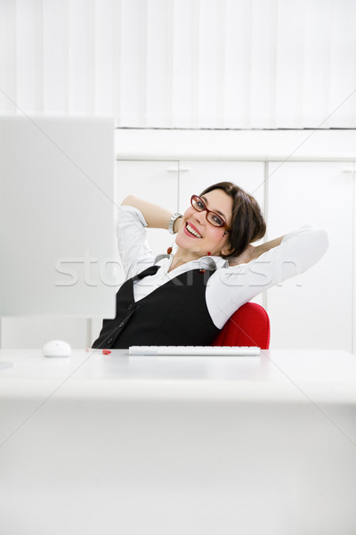 Negocios trabajo jóvenes mujer de negocios relajante oficina Foto stock © diego_cervo