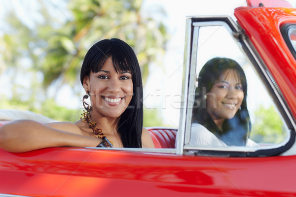 Foto stock: Belo · gêmeo · irmãs · cabriolé · carro