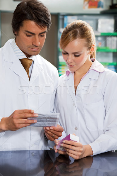 Apotheek portret twee lezing geneeskunde Stockfoto © diego_cervo
