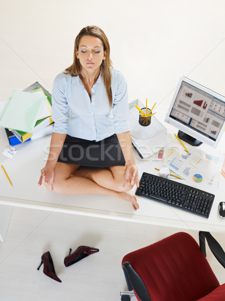 [[stock_photo]]: Femme · d'affaires · yoga · bureau · vue