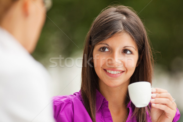 Onderneemsters drinken koffie twee business vrouwen Stockfoto © diego_cervo