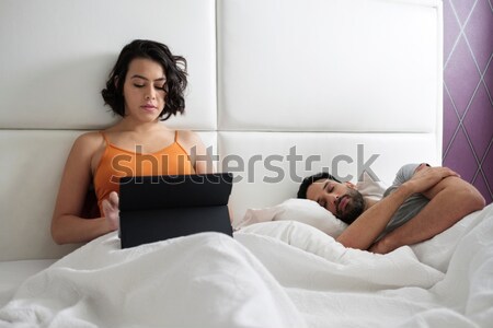 Femeie sexual om acasă pat sotie Imagine de stoc © diego_cervo