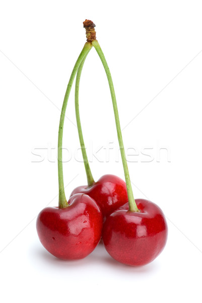 Foto stock: Três · maduro · vermelho · cerejas · isolado · branco