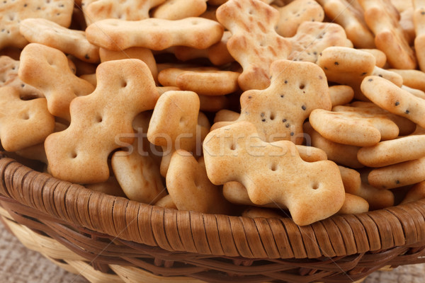 Coş mini cookie-uri alimente mananca alb Imagine de stoc © DimaP
