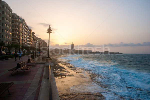 Foto d'archivio: Passeggiata · tramonto · Malta · spiaggia · cielo · acqua