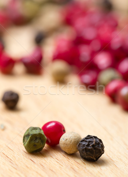 Trocken mehrfarbig pfefferkorn Holz grünen Stock foto © Discovod