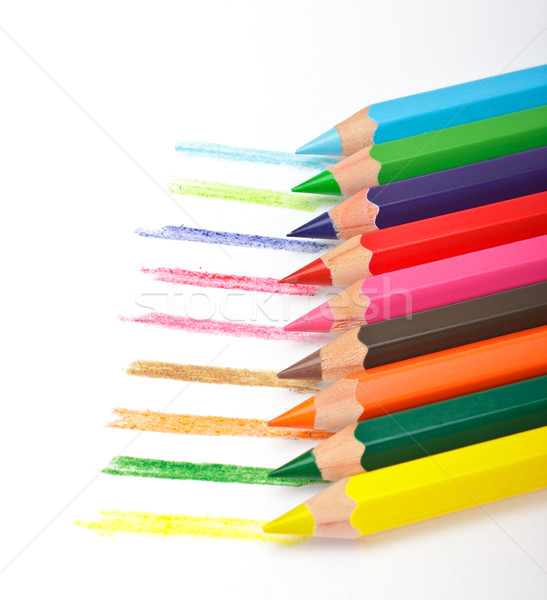 Set colorat creioane alb creion artă Imagine de stoc © Discovod