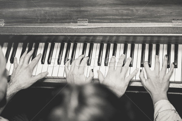 художник играет фортепиано вместе джаза Сток-фото © DisobeyArt