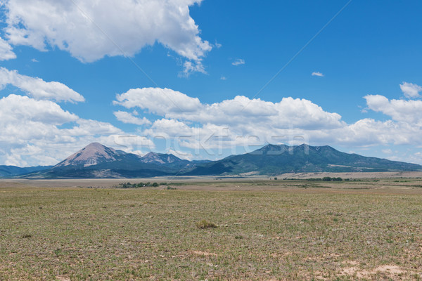 Montanas nubes cielo paisaje pradera Foto stock © disorderly