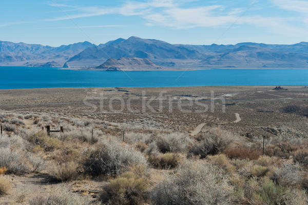 Foto stock: Pirâmide · lago · água · hills