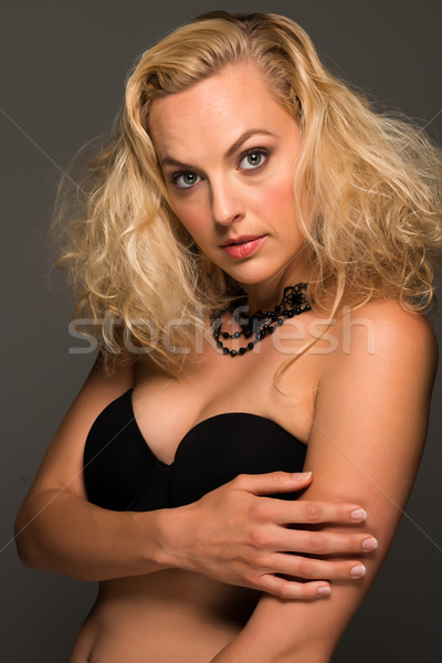 Bastante mujer rubia negro sujetador mujer Foto stock © disorderly