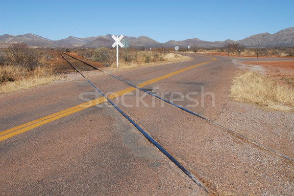 Vasút kereszteződés út vonat elhagyatott távolság Stock fotó © disorderly