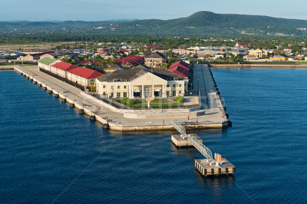 Statek wycieczkowy portu wzgórza Karaibów wybrzeża sklepów Zdjęcia stock © disorderly