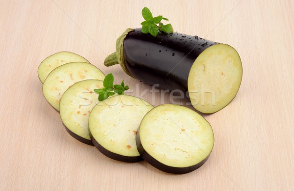 Aubergine aubergine mint bladeren heldere Stockfoto © dla4
