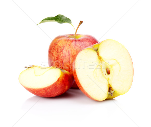 [[stock_photo]]: Coup · pomme · rouge · feuille · isolé