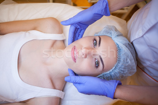 醫生 女子 按摩 身體 健康 皮膚 商業照片 © dmitriisimakov