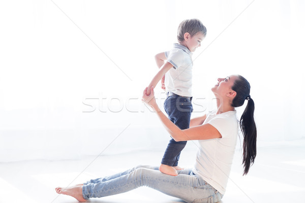 Foto stock: Mamá · hijo · piso · felicidad · amor · mujer