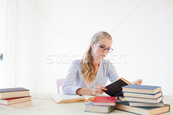 Foto stock: Maestro · oficina · lección · muchos · libros · sonrisa