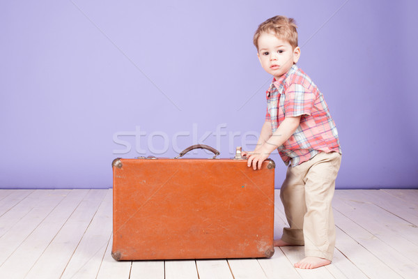 Pequeño nino viaje maleta familia coche Foto stock © dmitriisimakov