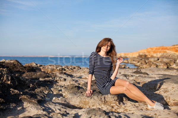 Mädchen Strand Sonnenschein ziemlich Wasser sexy Stock foto © dmitriisimakov