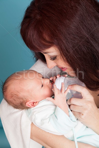 Anne bebek süt şişe sevmek Stok fotoğraf © dmitriisimakov