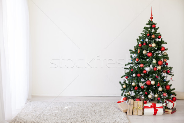 Stok fotoğraf: Noel · ağacı · kırmızı · hediyeler · beyaz · oda · Noel