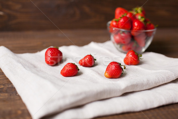 Fraises verre bol plein fraîches [[stock_photo]] © dmitroza