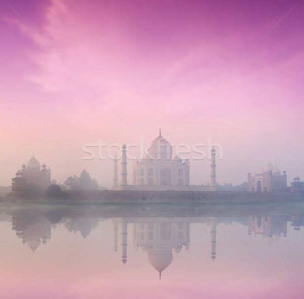 Taj Mahal amanecer puesta de sol India reflexión río Foto stock © dmitry_rukhlenko