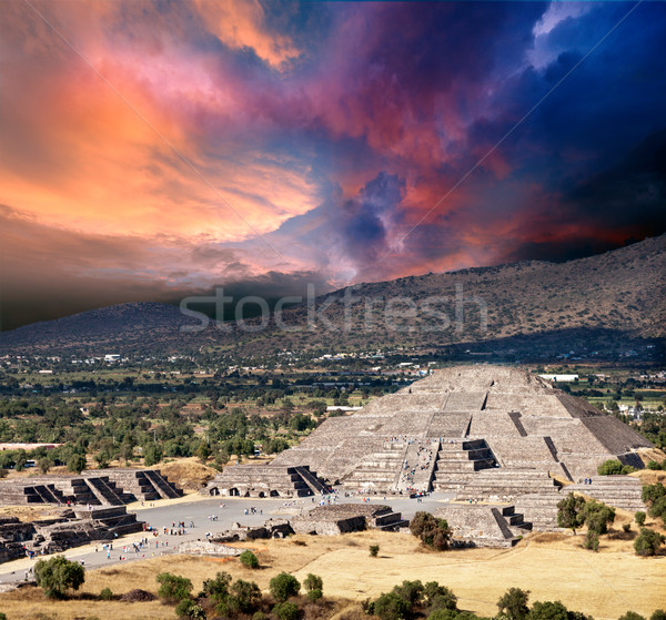 Pirâmide lua México ver sol pôr do sol Foto stock © dmitry_rukhlenko