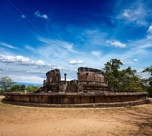 Alten buddhistisch Sri Lanka Architektur Statue buddha Stock foto © dmitry_rukhlenko