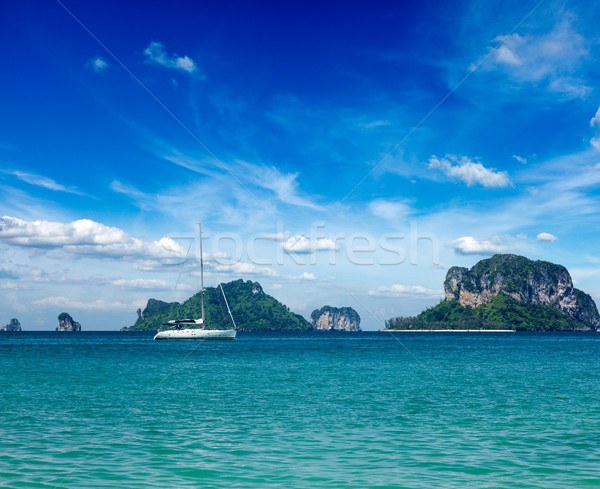 Stock fotó: Trópusi · tenger · jacht · szigetek · Thaiföld · utazás