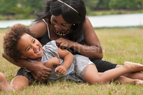 Mutter kleines Mädchen schwanger Tochter glücklich Stock foto © DNF-Style