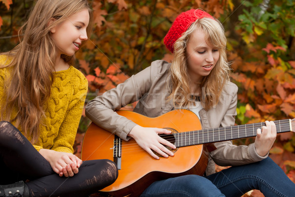 Jouer guitare forêt filles femmes [[stock_photo]] © DNF-Style