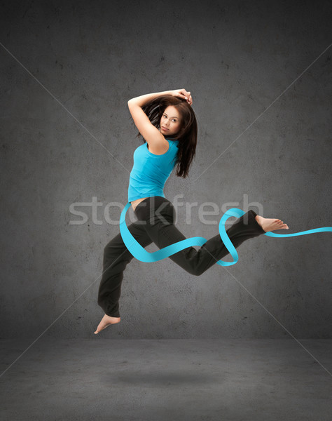 Belle femme sautant fitness [[stock_photo]] © dolgachov