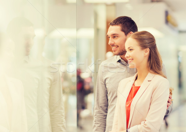 Glücklich Paar schauen Laden Fenster Mall Stock foto © dolgachov