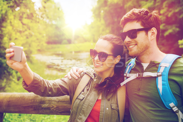 Stockfoto: Paar · smartphone · reizen · wandelen · toerisme