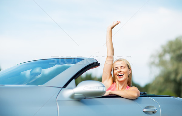 Foto stock: Feliz · mulher · jovem · carro · mão · viajar