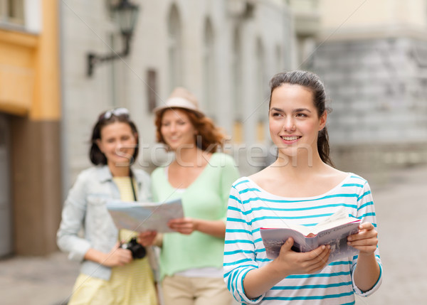 Foto stock: Sonriendo · ciudad · cámara · turismo · viaje