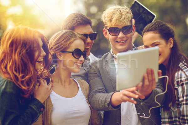 Studenţi adolescenti vară tehnologie Imagine de stoc © dolgachov