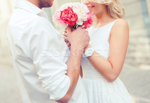 Stockfoto: Paar · bloemen · stad · zomer · vakantie · liefde